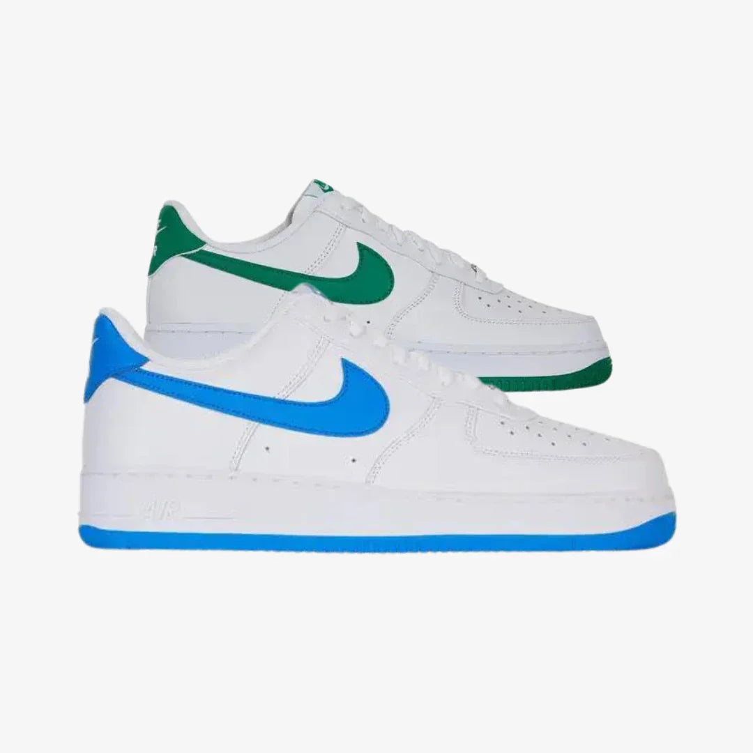 NIKE AIR FORCE 1 LOW – BLANC/BLEU ET BLANC/VERT